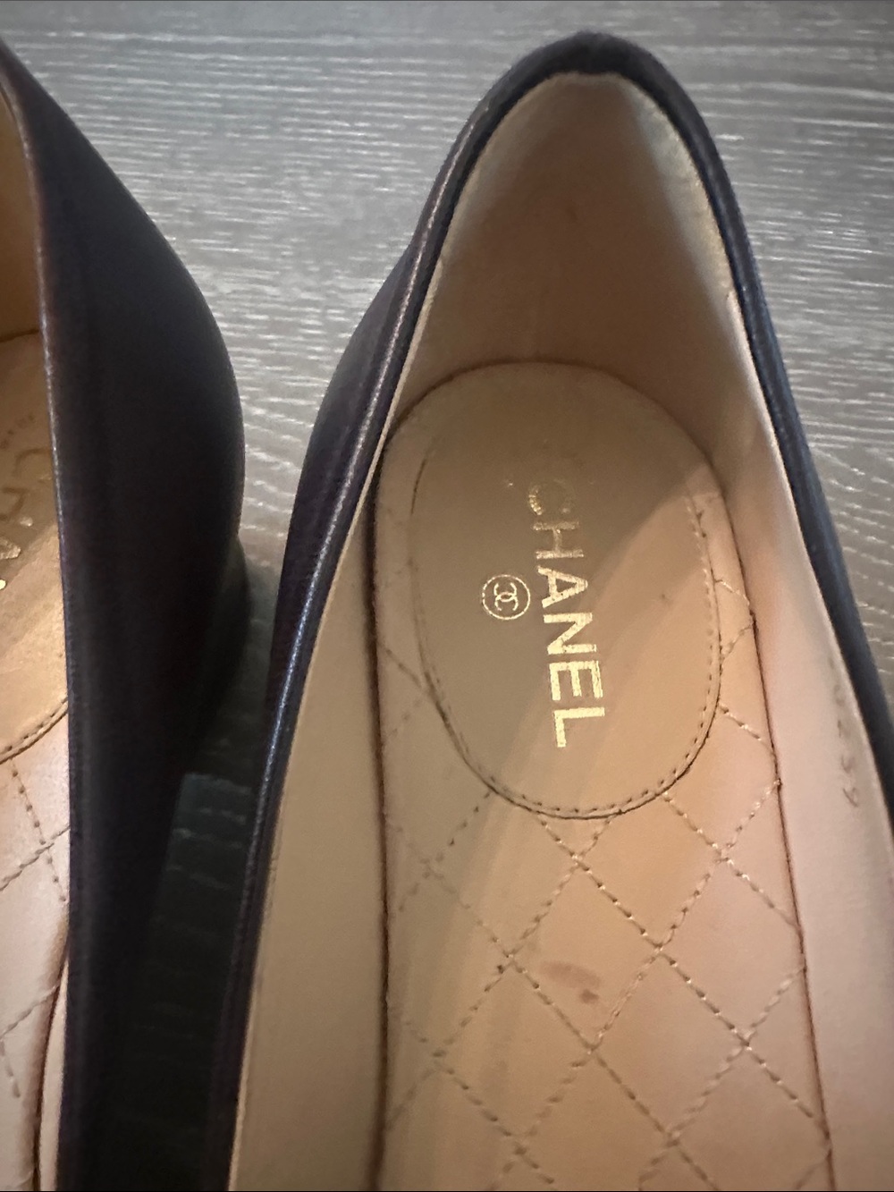 CHANEL Black Leather CC Cap-Toe Ballet Flats - Picture 2 of 6